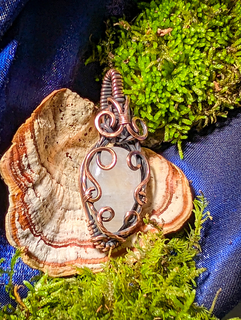 Rainbow Moonstone Pendant
